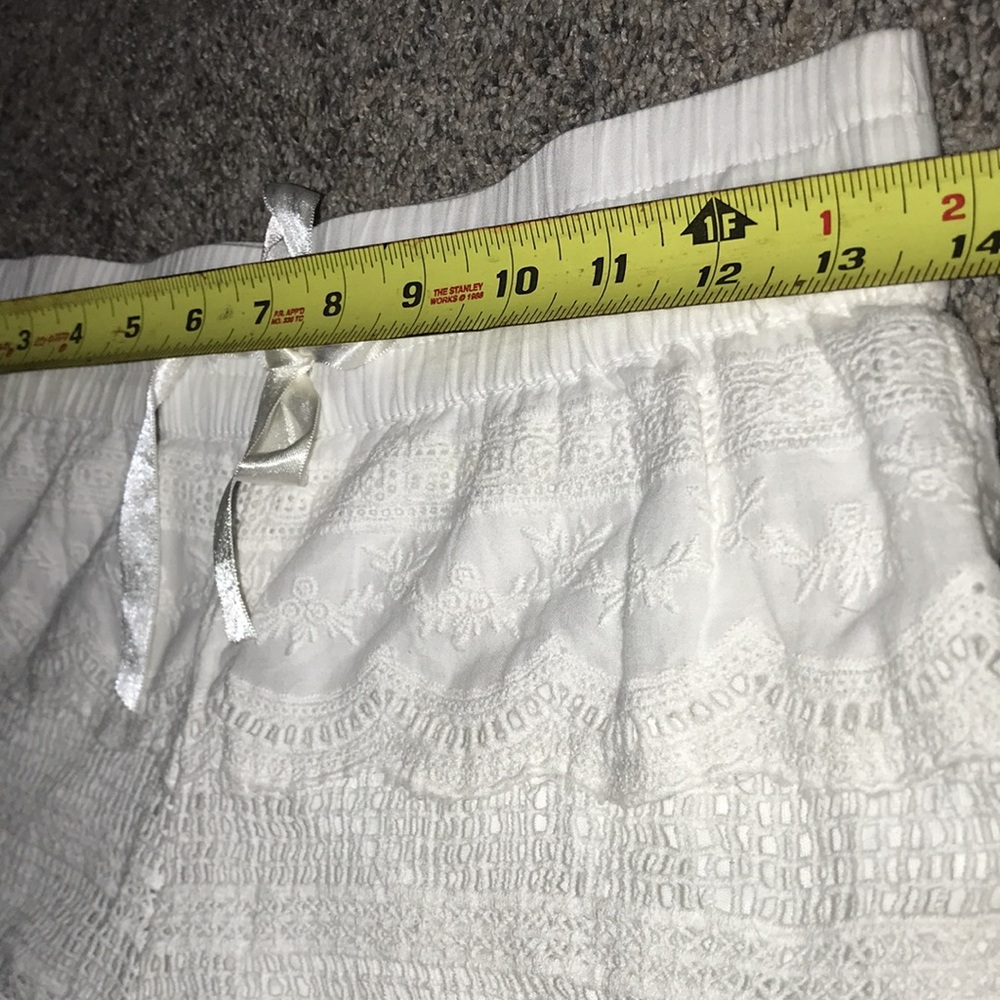 NWOT Lace Shorts & Express strappy tank - Picture 5 of 9